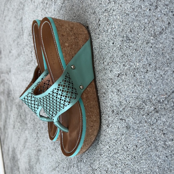 Kenneth Cole Reaction wedge sandals - Picture 2 of 6